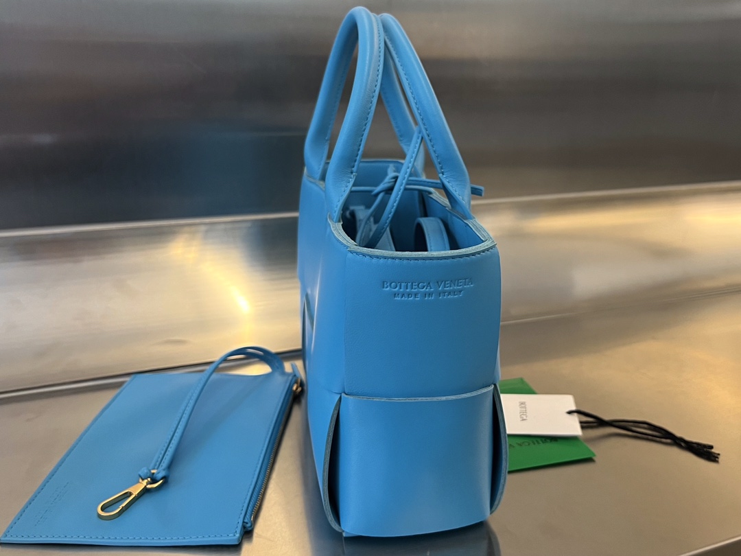 Mini Arco Intreccio Leather Tote Bag Blue